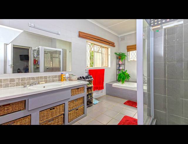 5 BEDROOM HOUSE FOR SALE IN GILLITTS